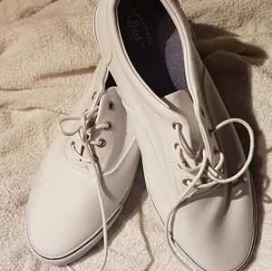 NIB White Canvas Shoes by GH Bass